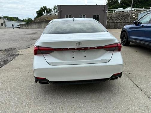 2020 Toyota Avalon XLE