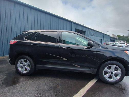 Agate Black Metallic 2024 Ford Edge SE