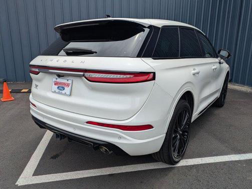 Pristine White Metallic Tri-Coat 2025 Lincoln Corsair Premiere