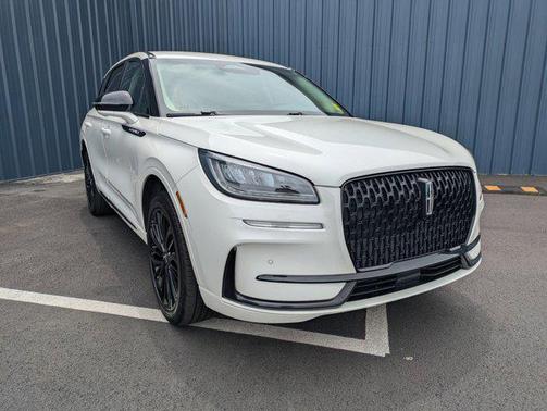 Pristine White Metallic Tri-Coat 2025 Lincoln Corsair Premiere