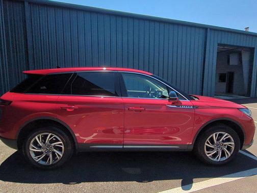 Red Carpet Metallic Tinted Clearcoat 2025 Lincoln Corsair Premiere