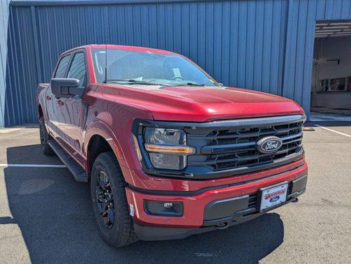 Ruby Red Metallic Tinted Clearcoat 2026 Ford F-150 XLT