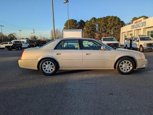 2008 Cadillac DTS Base