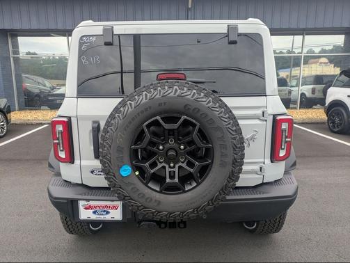 Avalanche Gray 2026 Ford Bronco Badlands