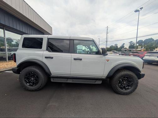 Avalanche Gray 2026 Ford Bronco Badlands