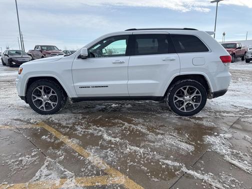 2018 Jeep Grand Cherokee Sterling Edition