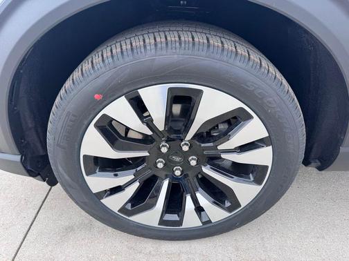 Space White Metallic 2026 Ford Explorer Platinum