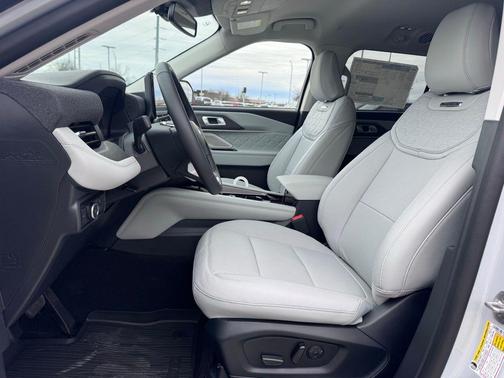 Space White Metallic 2026 Ford Explorer Platinum