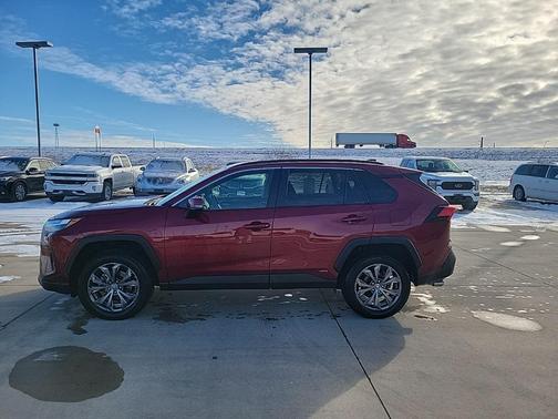 2022 Toyota RAV4 Hybrid XLE Premium