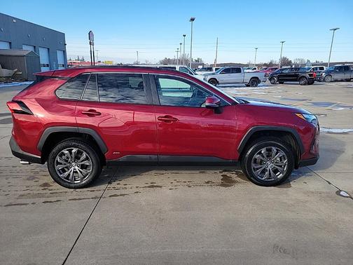 2022 Toyota RAV4 Hybrid XLE Premium