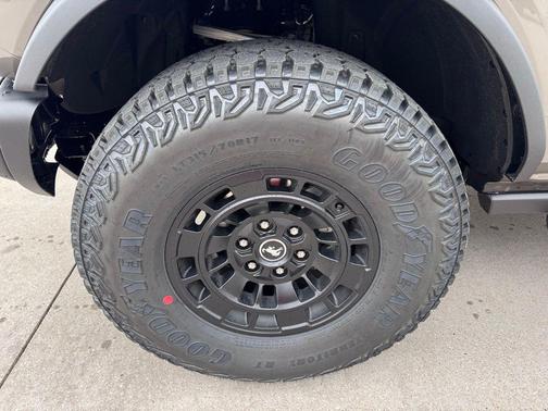 Marsh Gray 2026 Ford Bronco Badlands