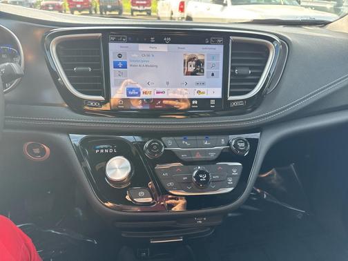 2026 Chrysler Pacifica L