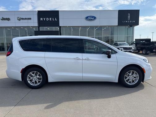 2026 Chrysler Pacifica L