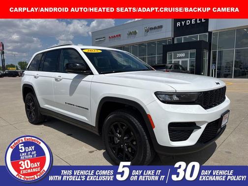 Bright White Clearcoat 2025 Jeep Grand Cherokee Altitude