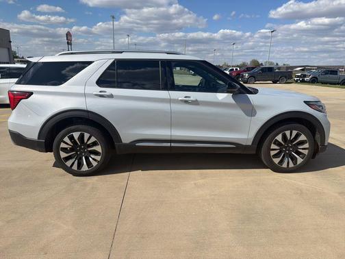 White Metallic 2025 Ford Explorer Platinum