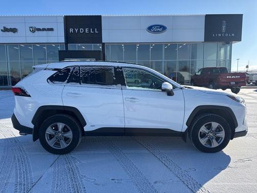 2022 Toyota RAV4 Hybrid XLE