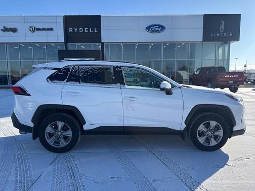 2022 Toyota RAV4 Hybrid XLE