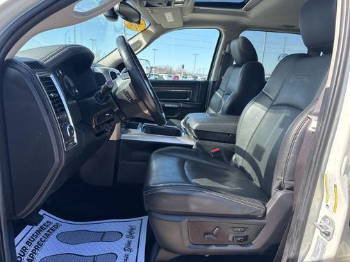 2018 RAM 2500 Laramie Crew Cab 4x4 6'4' Box