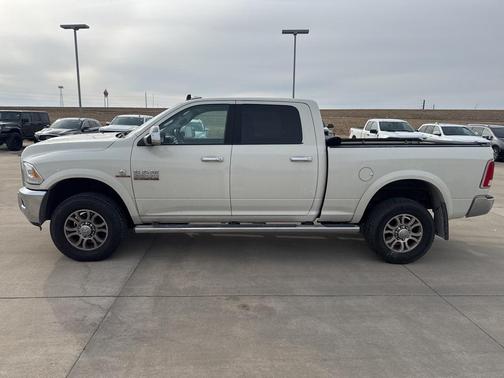 2018 RAM 2500 Laramie Crew Cab 4x4 6'4' Box