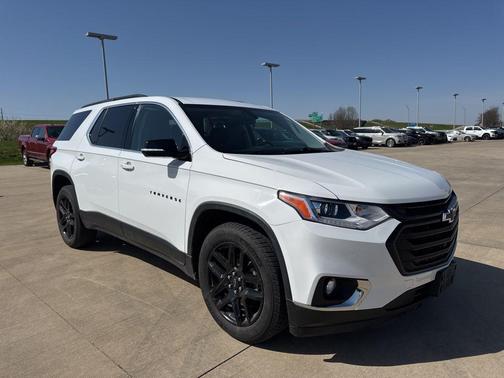 Summit White 2019 Chevrolet Traverse LT Cloth