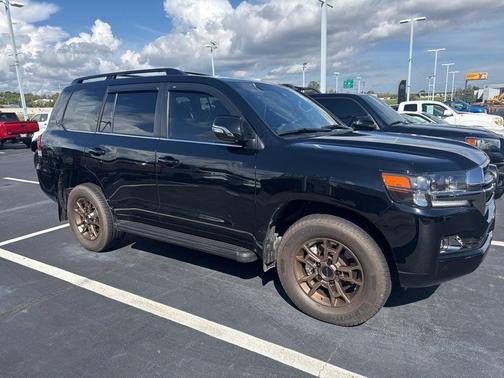 2020 Toyota Land Cruiser Heritage Edition