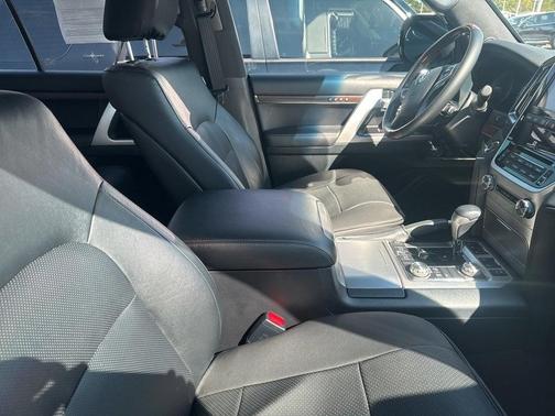 2020 Toyota Land Cruiser Heritage Edition