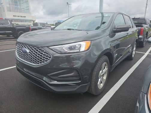 Green Metallic 2023 Ford Edge SE