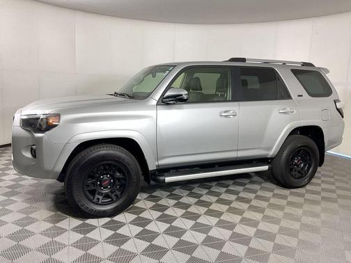 Classic Silver Metallic 2024 Toyota 4Runner SR5 Premium