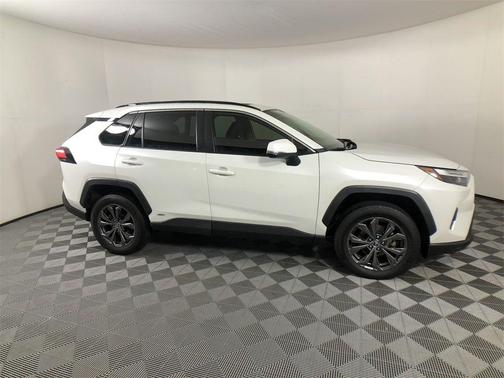 2022 Toyota RAV4 Hybrid XLE Premium