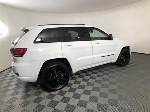 2022 Jeep Grand Cherokee WK Laredo