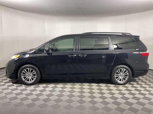 2019 Toyota Sienna Limited