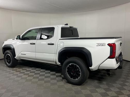 Ice 2026 Toyota Tacoma Hybrid TRD Off Road