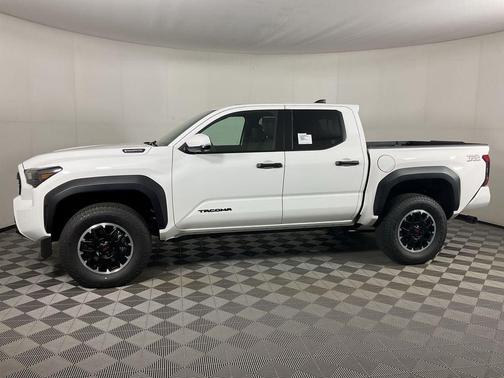 Ice 2026 Toyota Tacoma Hybrid TRD Off Road