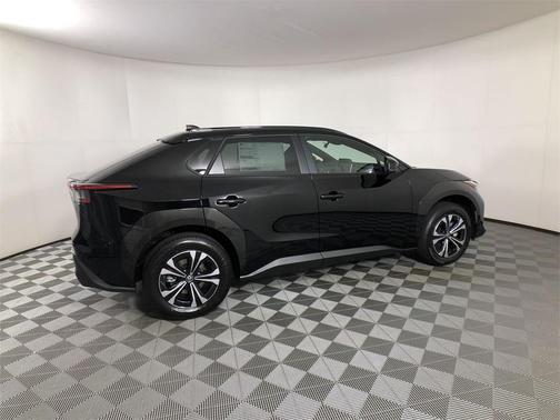 2025 Toyota bZ4X XLE