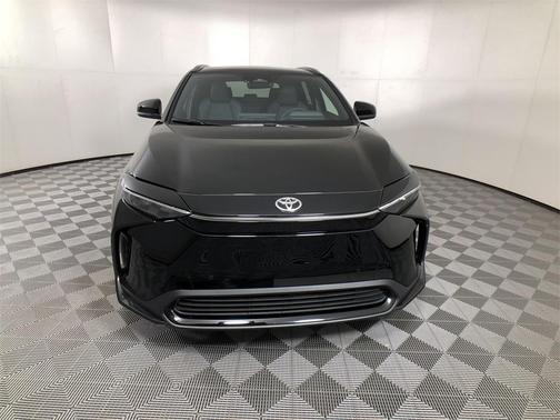 2025 Toyota bZ4X XLE