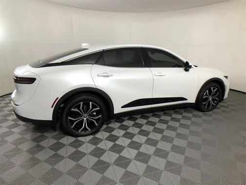 2023 Toyota Crown XLE