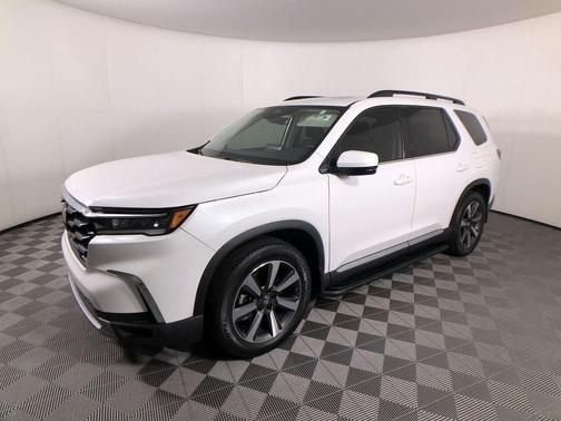 Platinum White Pearl 2023 Honda Pilot Touring