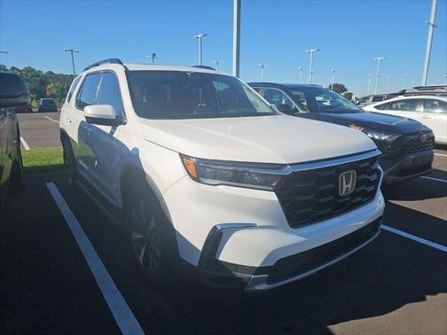 Platinum White Pearl 2023 Honda Pilot Touring