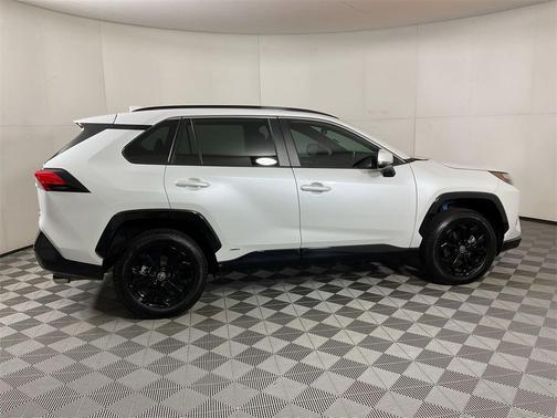 2023 Toyota RAV4 Hybrid SE