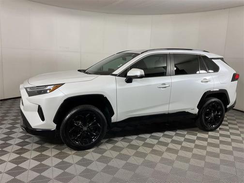 2023 Toyota RAV4 Hybrid SE