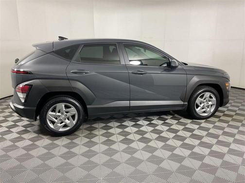 2024 Hyundai KONA SE