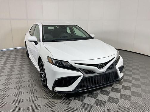 Ice 2023 Toyota Camry SE