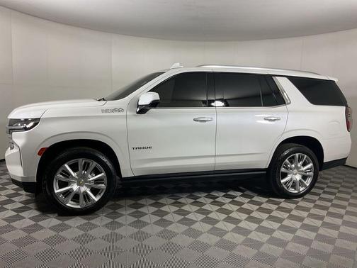 Iridescent Pearl Tricoat 2023 Chevrolet Tahoe High Country