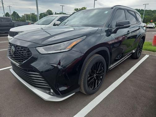 Midnight Black Metallic 2023 Toyota Highlander XSE