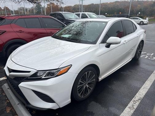 2020 Toyota Camry SE