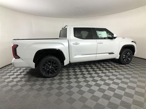 2025 Toyota Tundra Hybrid Platinum