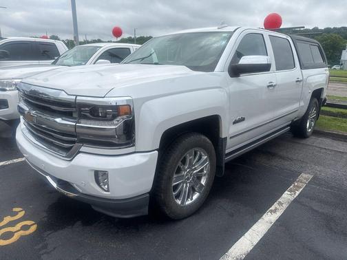 Iridescent Pearl Tricoat 2017 Chevrolet Silverado 1500 High Country