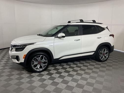 Snow White Pearl 2021 Kia Seltos SX
