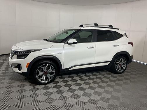 Snow White Pearl 2021 Kia Seltos SX