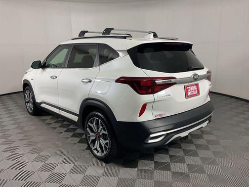 Snow White Pearl 2021 Kia Seltos SX
